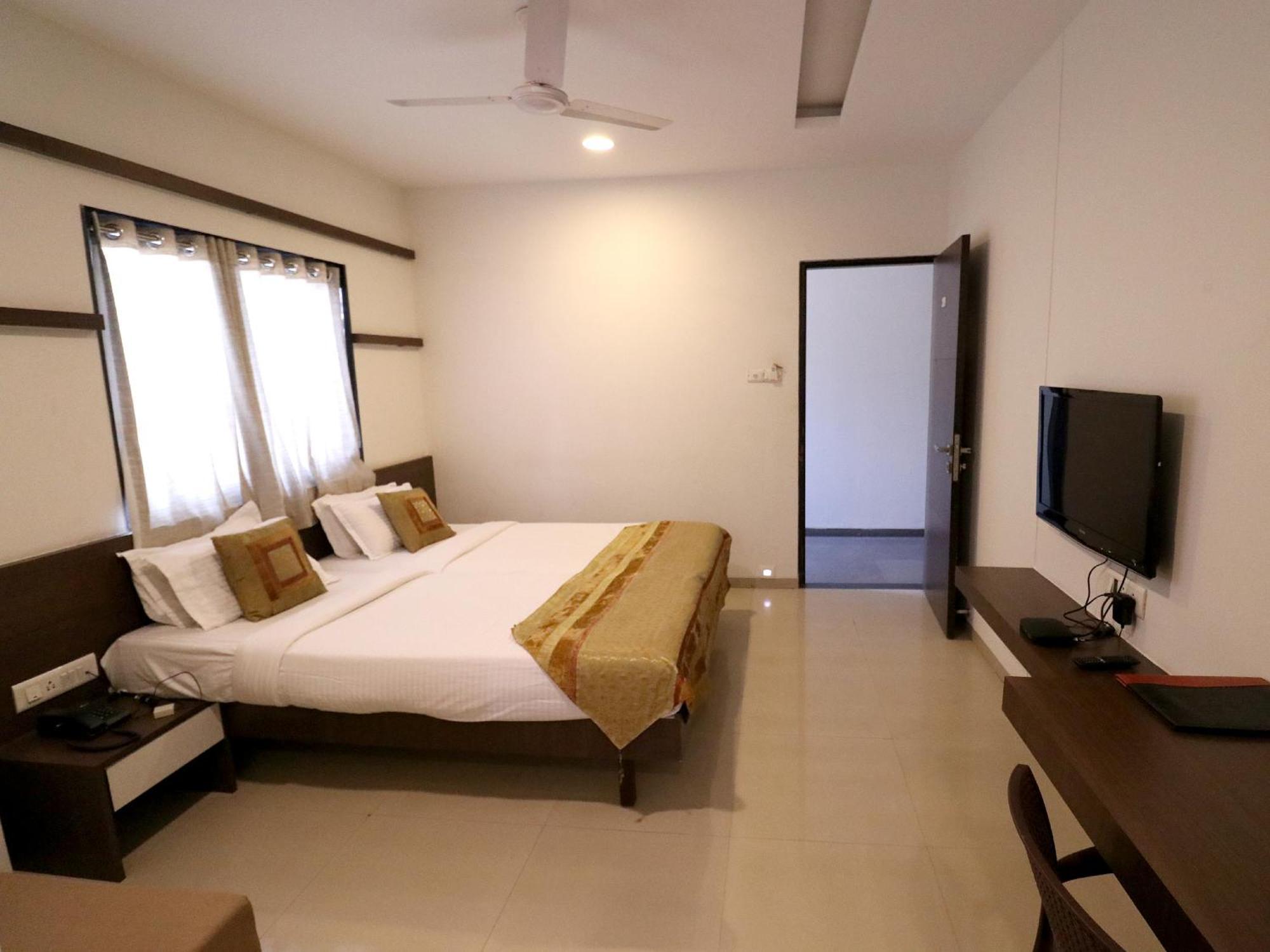 Hotel Girnar Aurangabad  Exterior foto